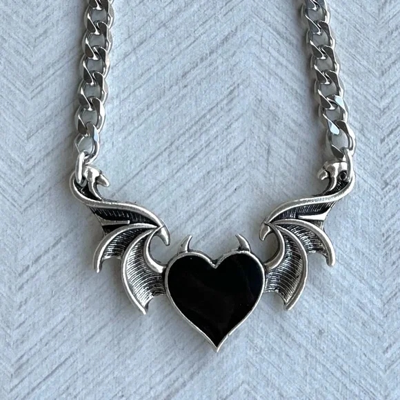Black enamel heart with bat wings & devil horns valentine goth choker necklace - Picture 7 of 14